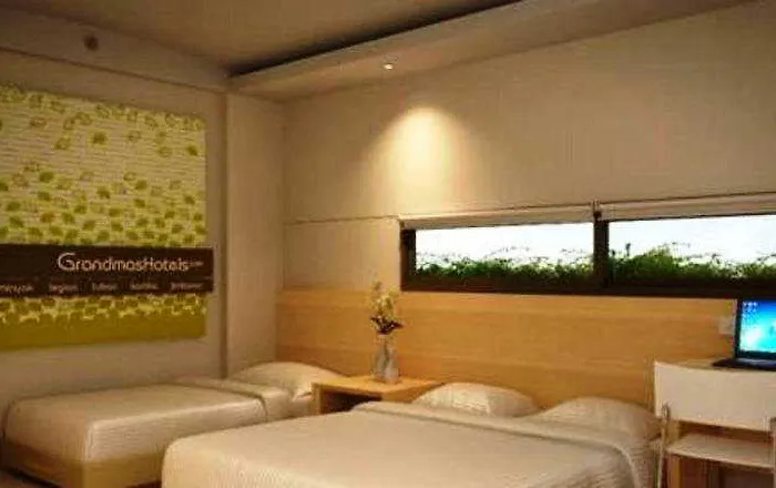 Grandmas Hotel 3*
